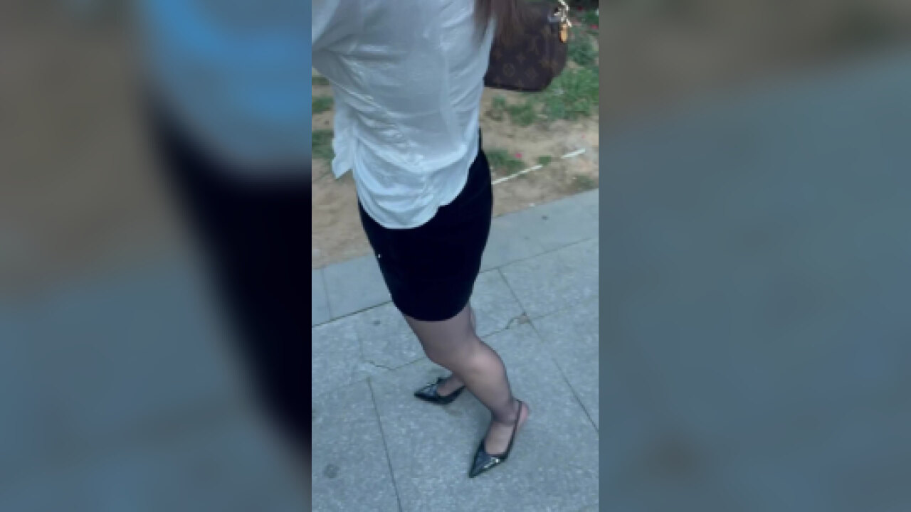 送老婆给单男艹，NTR自己在一旁记录，骚叫声不断(电报已更新)